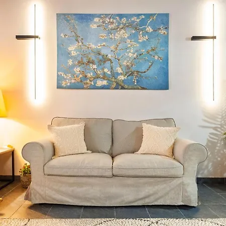 Mandorla Apartahotel